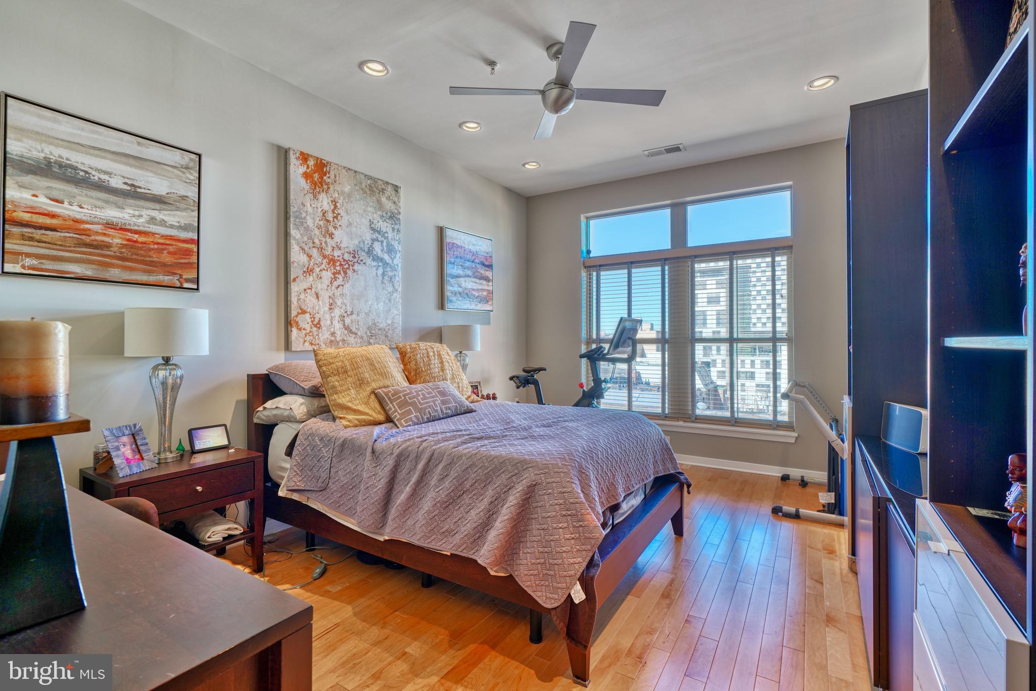 TWELVE09 - Residential