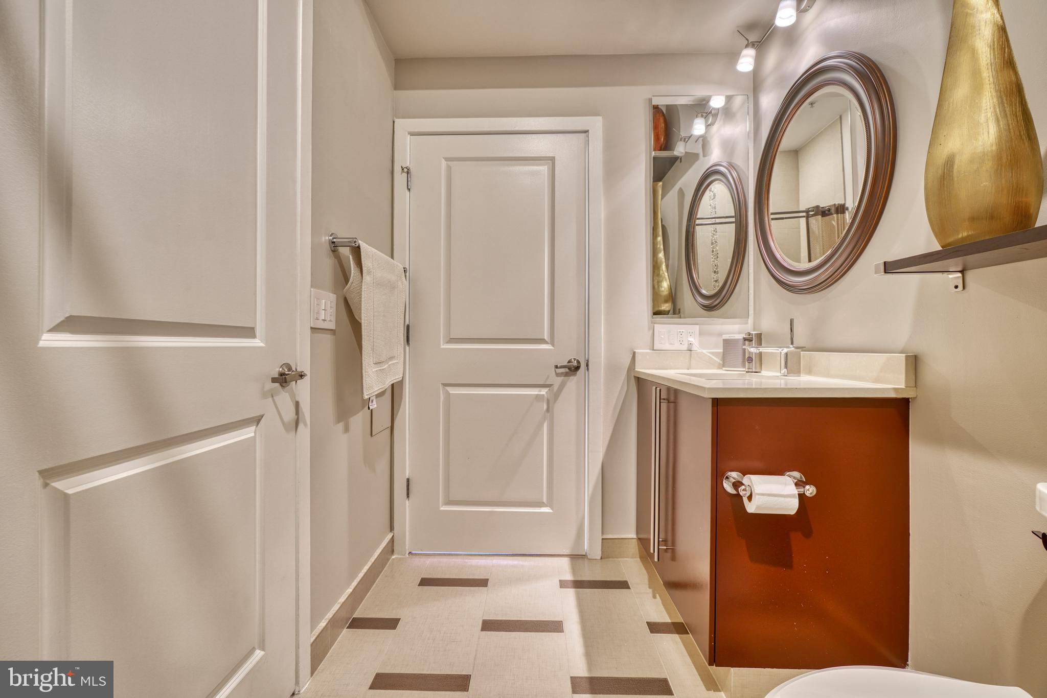 TWELVE09 - Residential