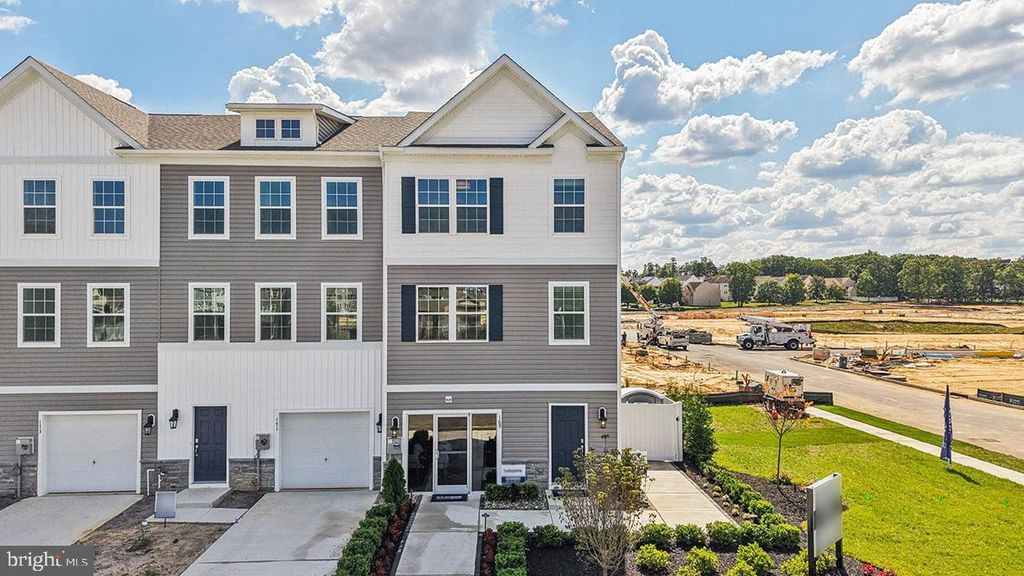 Photo of 147 Essex Drive, SICKLERVILLE, NJ 08081 (MLS # NJCD2113578)