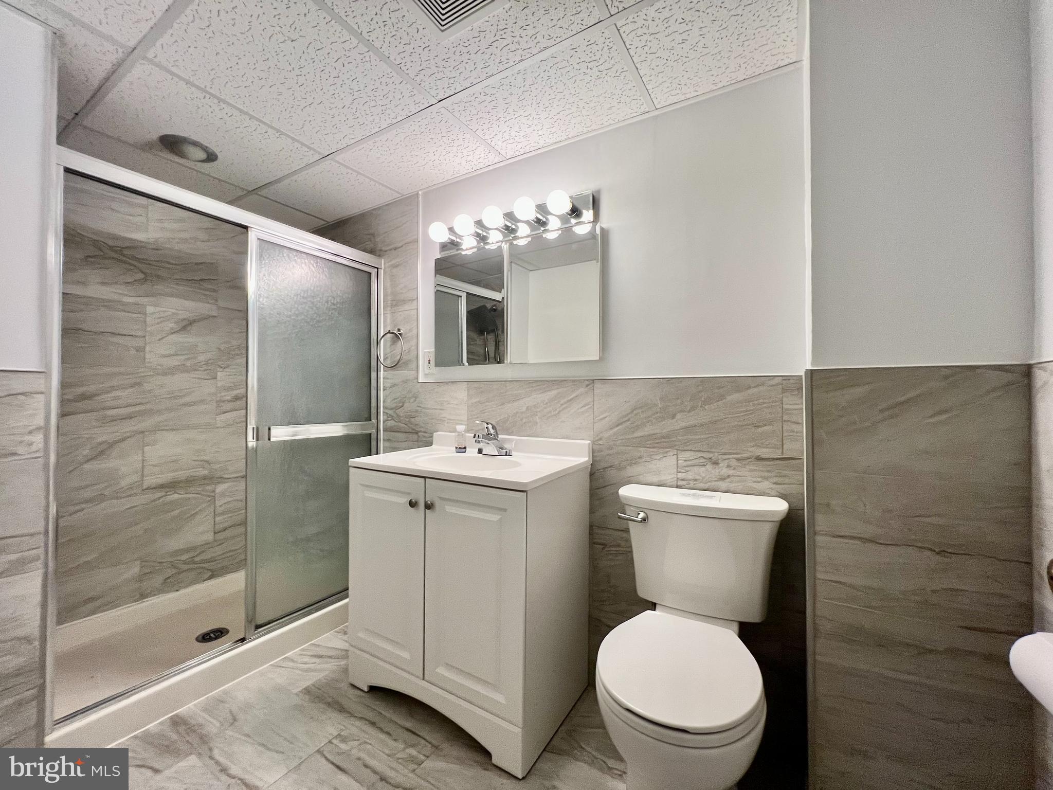 GLASS HILL MANOR - Residential Lease