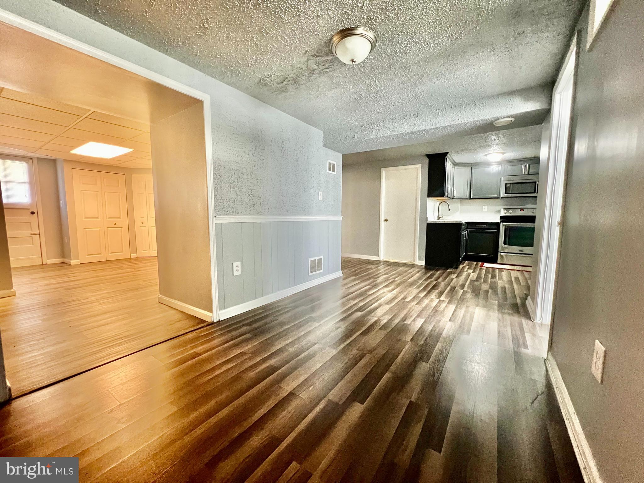 GLASS HILL MANOR - Residential Lease