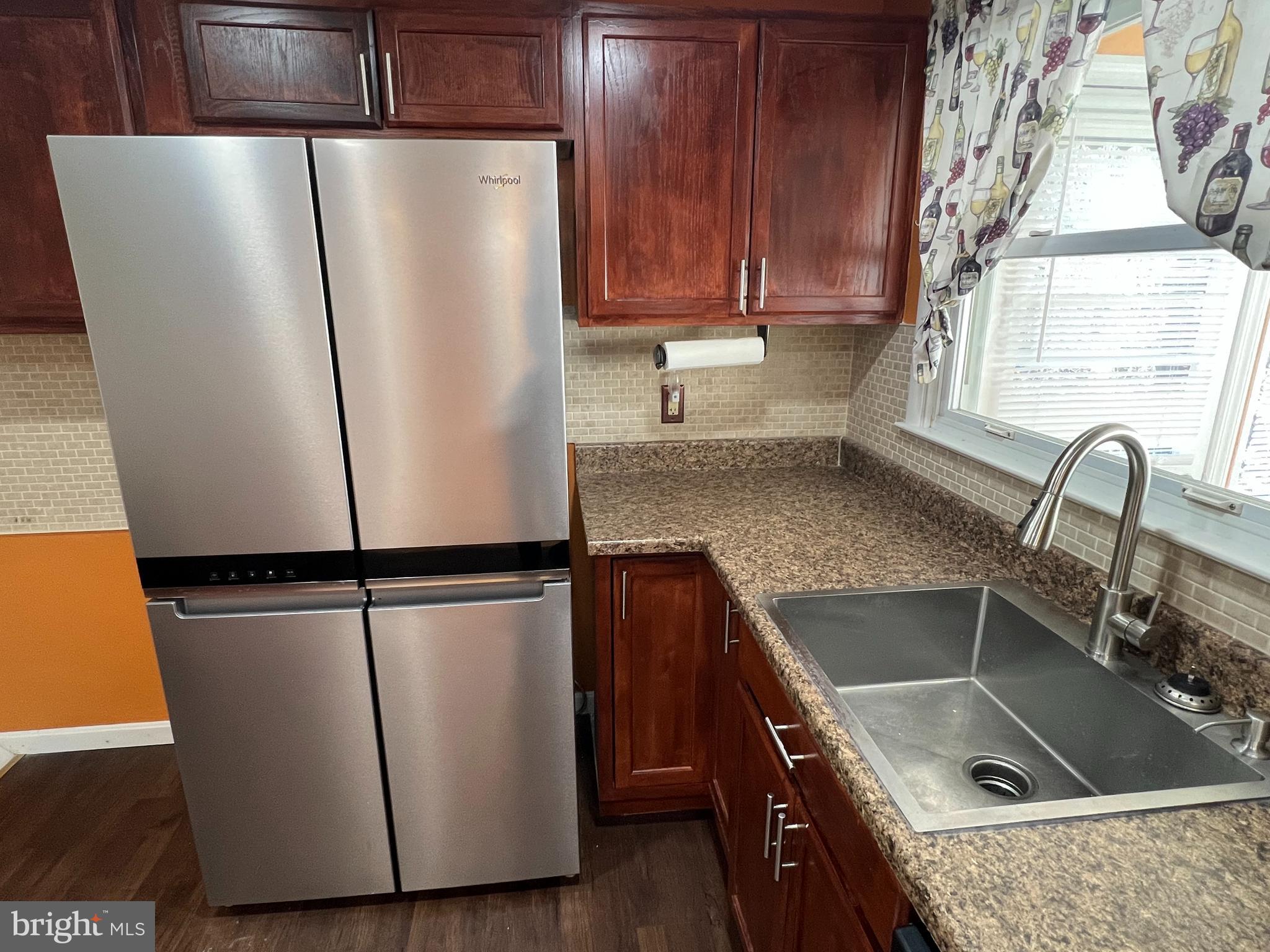 GLASS HILL MANOR - Residential Lease