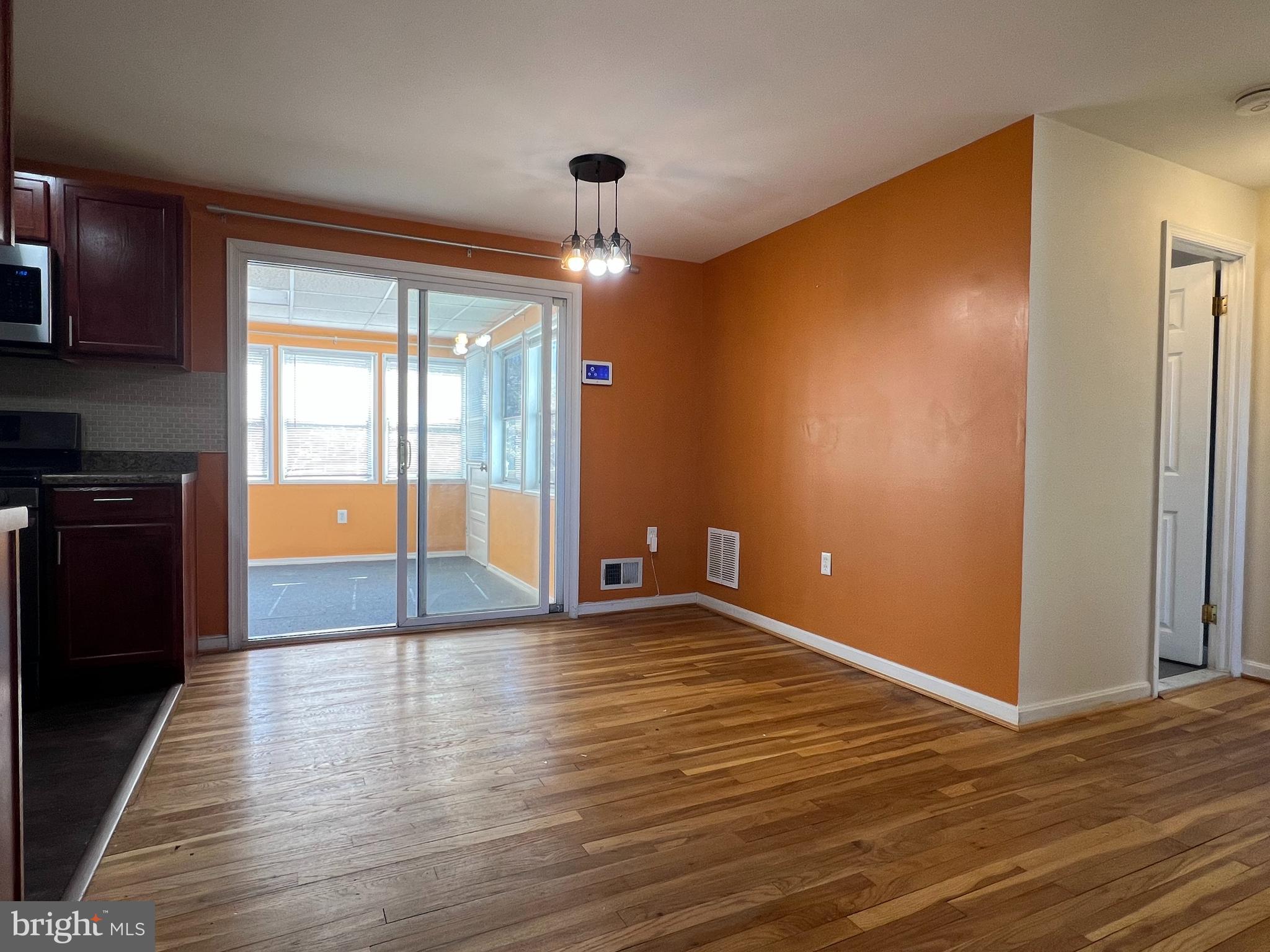 GLASS HILL MANOR - Residential Lease