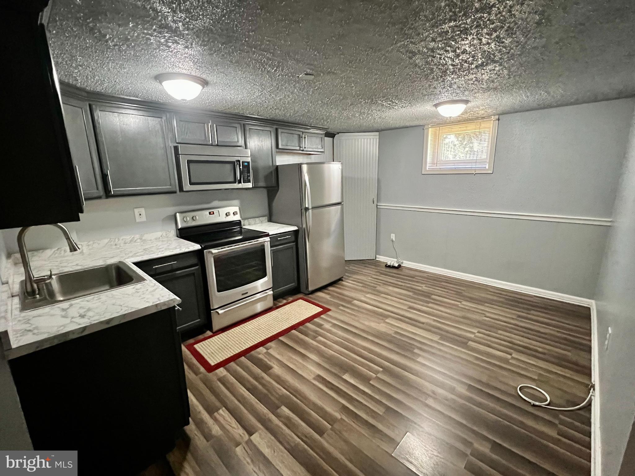 GLASS HILL MANOR - Residential Lease