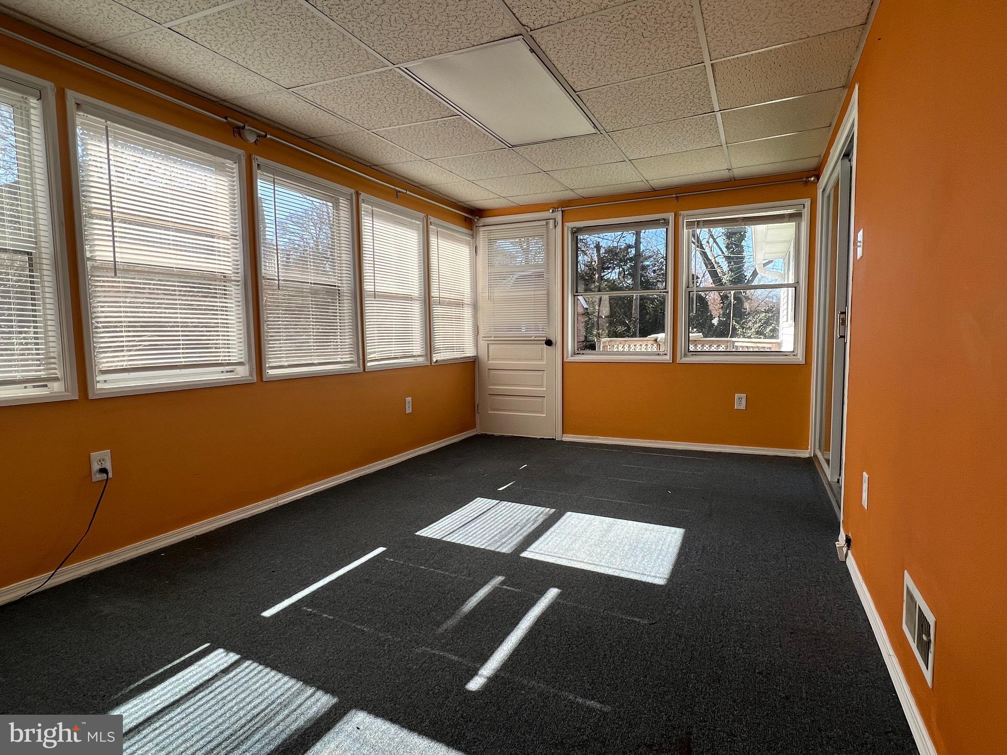 GLASS HILL MANOR - Residential Lease