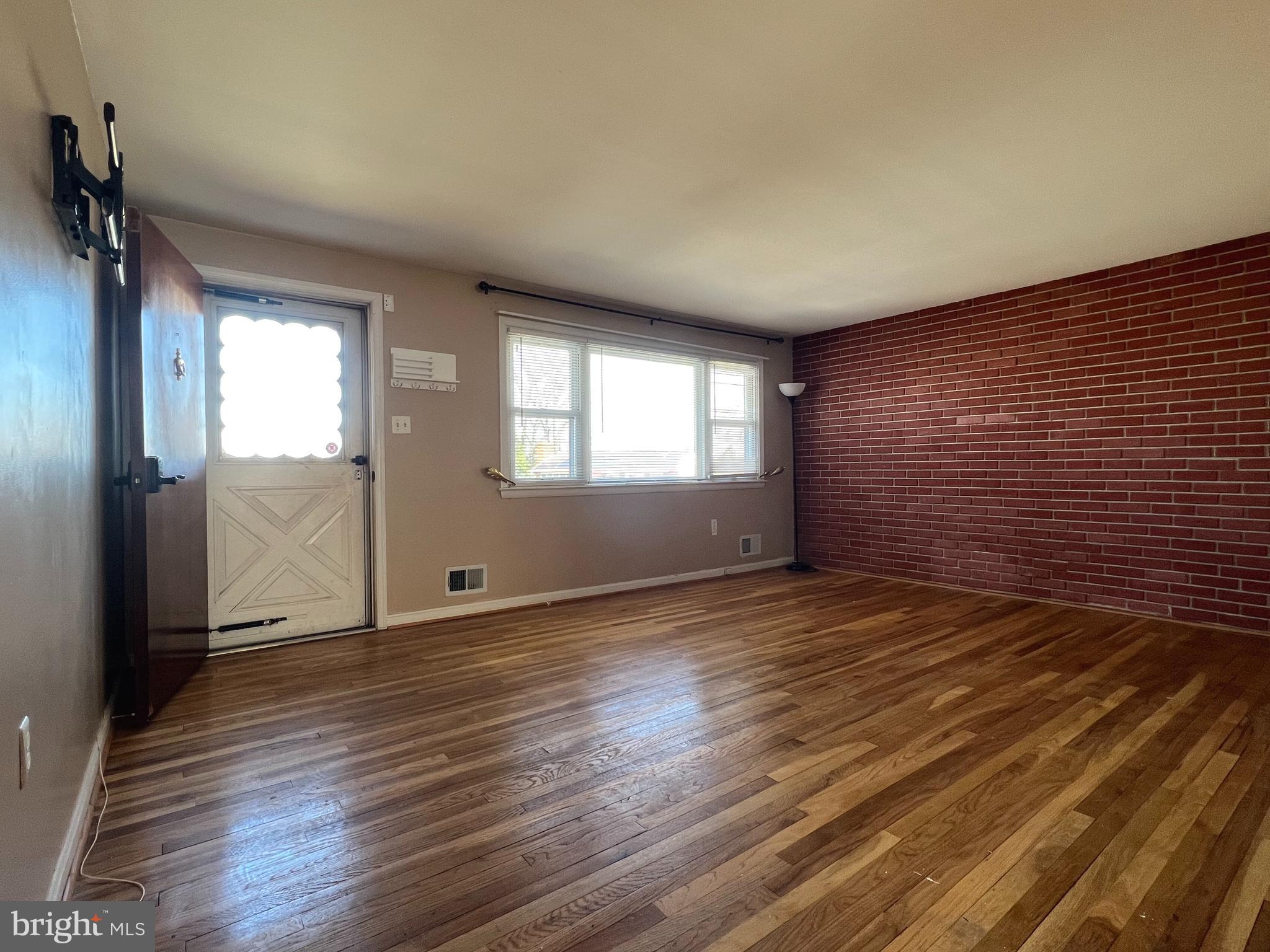 GLASS HILL MANOR - Residential Lease