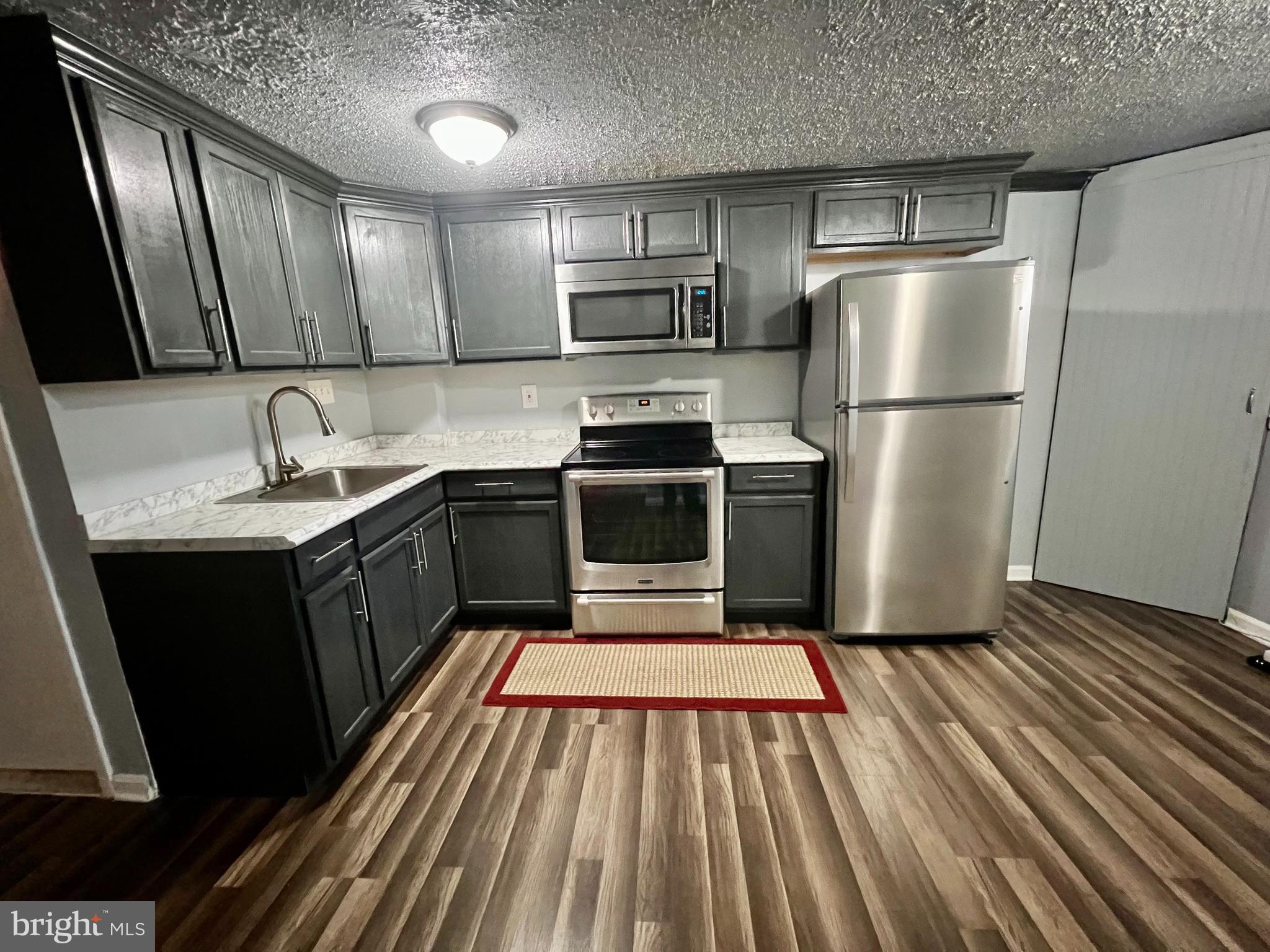 GLASS HILL MANOR - Residential Lease