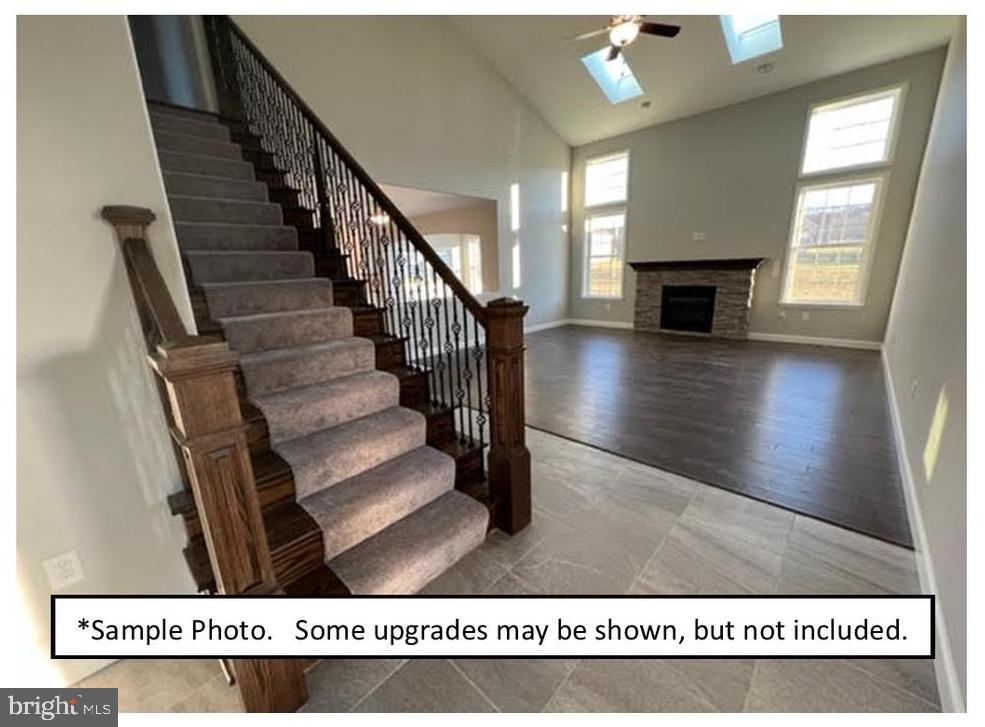 RIVER CREST - Residential