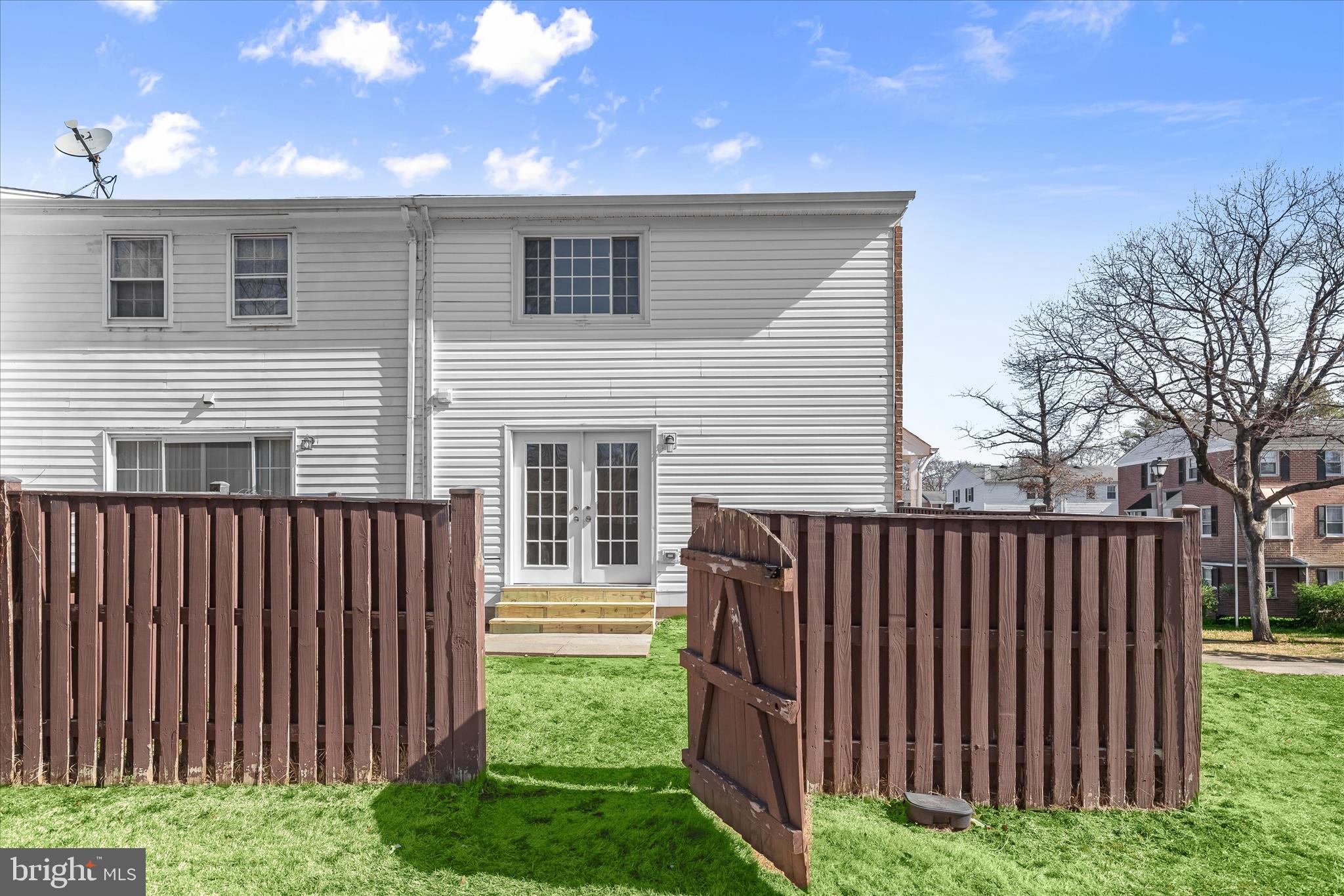 CROFTON SQUARE - Residential