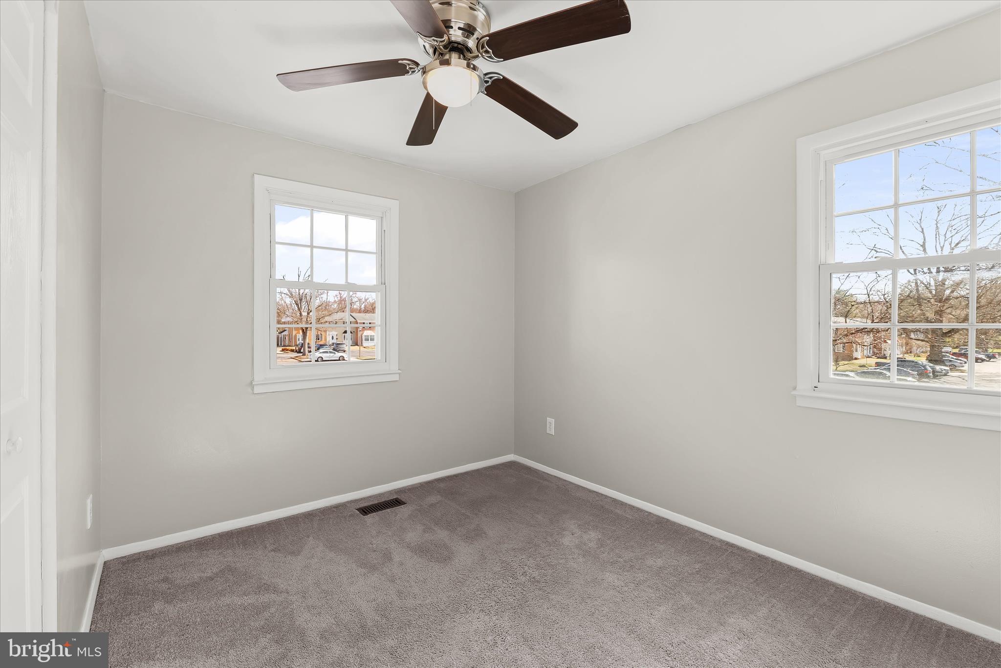 CROFTON SQUARE - Residential