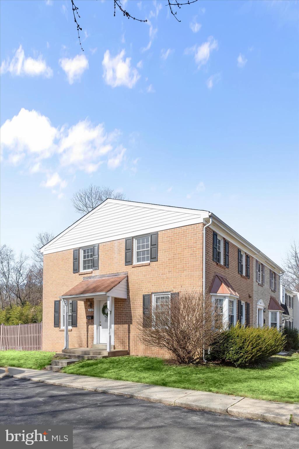 CROFTON SQUARE - Residential