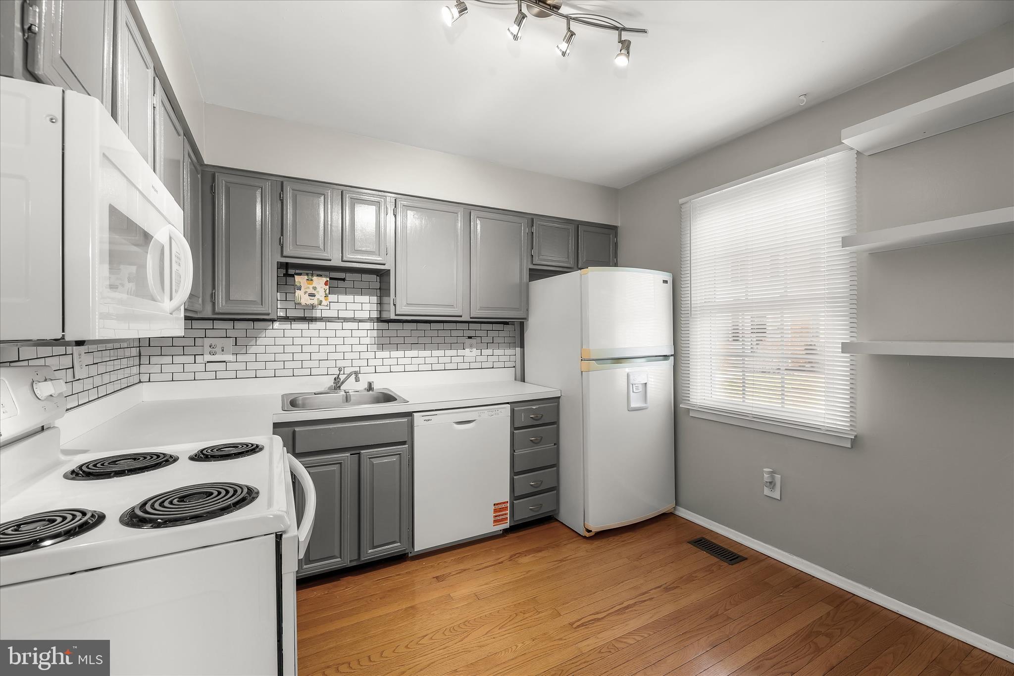 CROFTON SQUARE - Residential