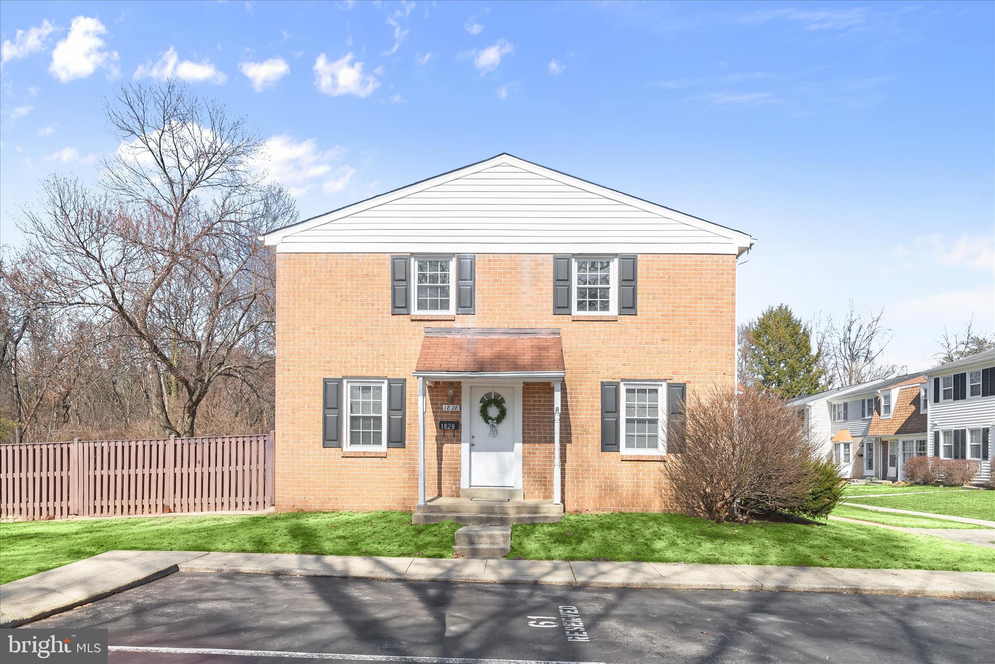 CROFTON SQUARE - Residential