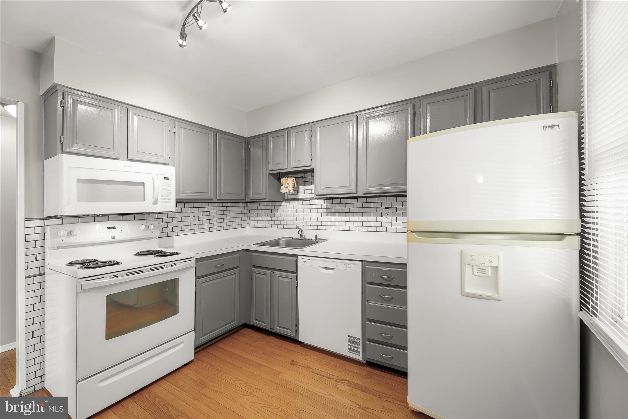 CROFTON SQUARE - Residential