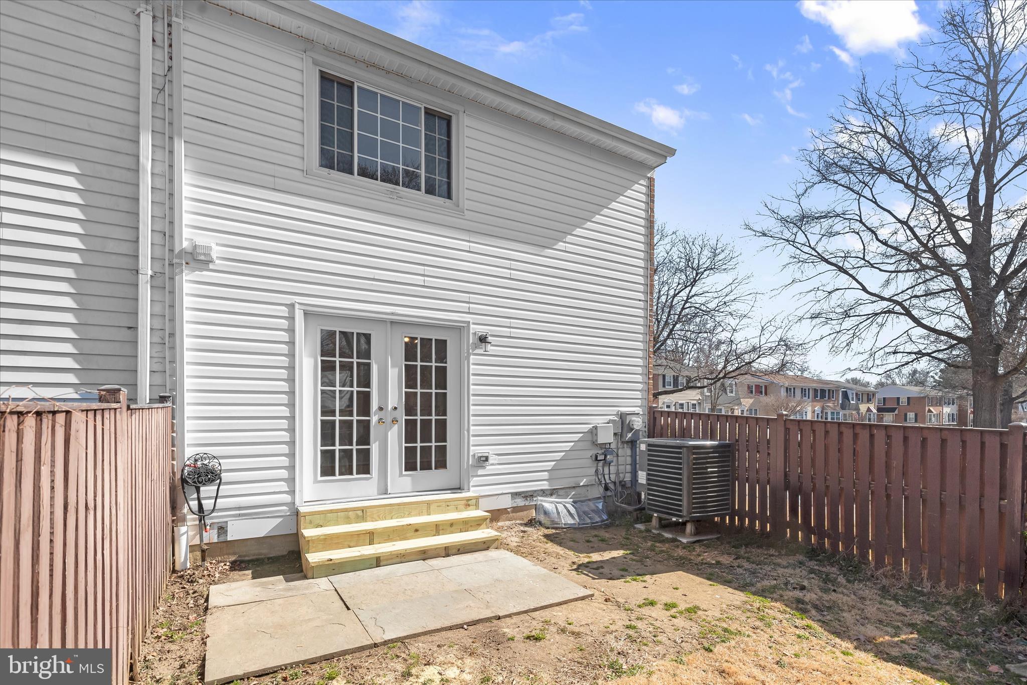 CROFTON SQUARE - Residential