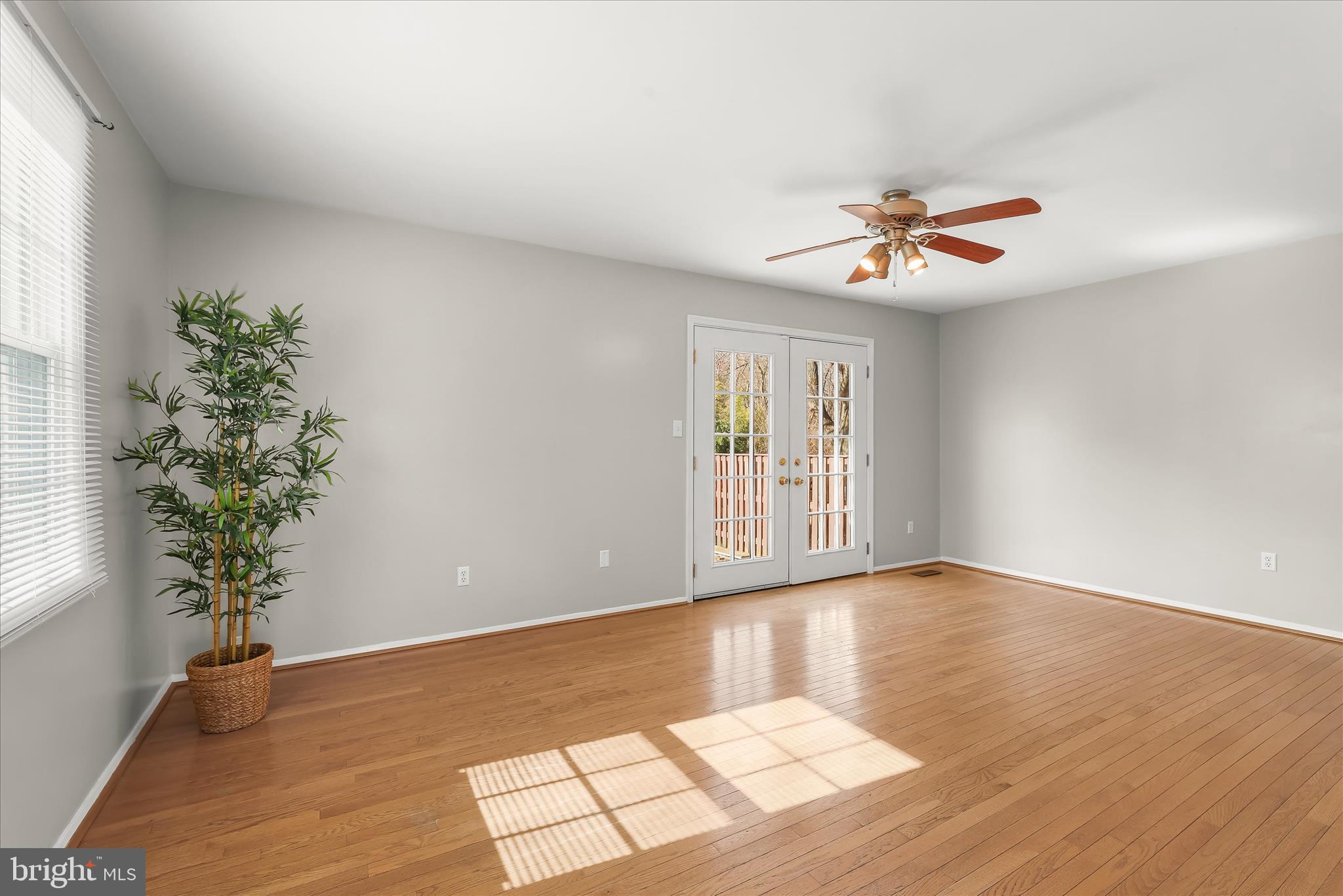 CROFTON SQUARE - Residential