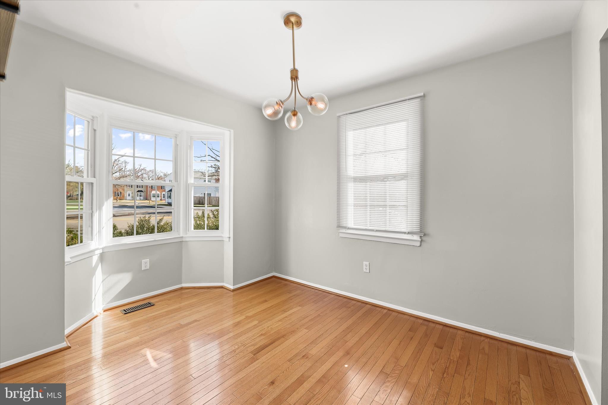 CROFTON SQUARE - Residential