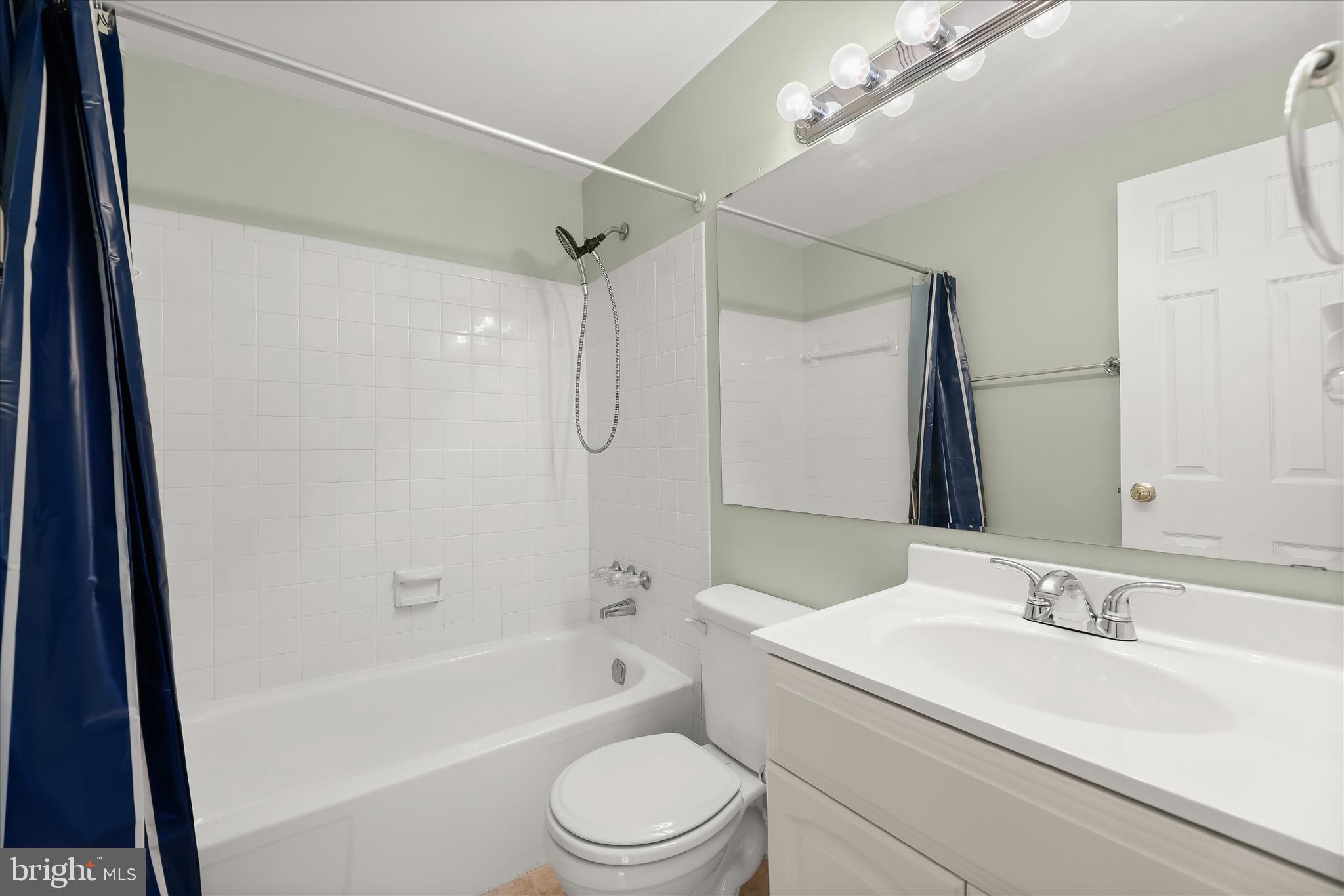 CROFTON SQUARE - Residential