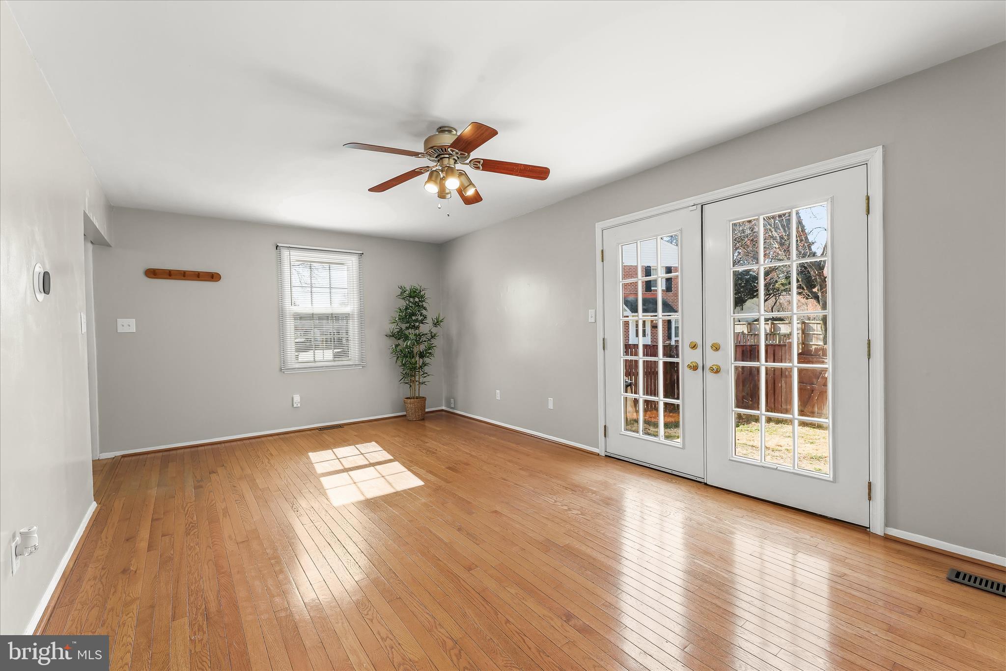 CROFTON SQUARE - Residential