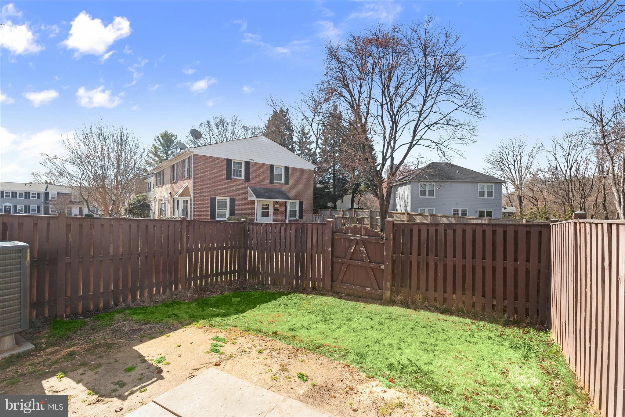 CROFTON SQUARE - Residential