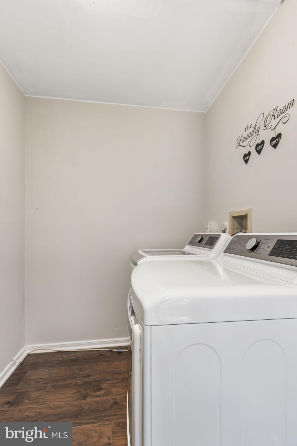 MAPLE GROVE - Residential