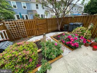 SARATOGA TOWNHOUSES - Residential Lease