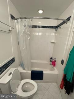 SARATOGA TOWNHOUSES - Residential Lease