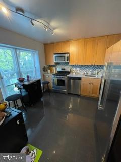 SARATOGA TOWNHOUSES - Residential Lease