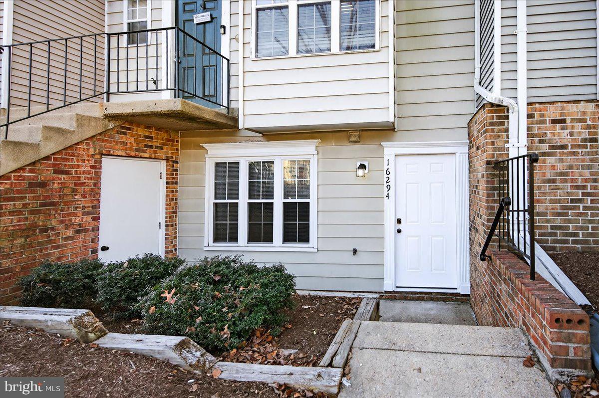 16294 TACONIC CIRCLE