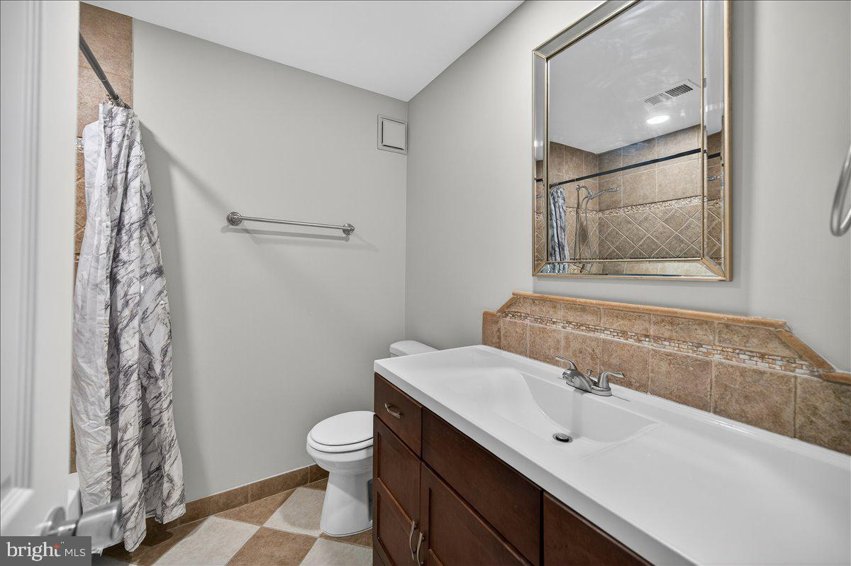 MONTCLAIR MEWS - Residential