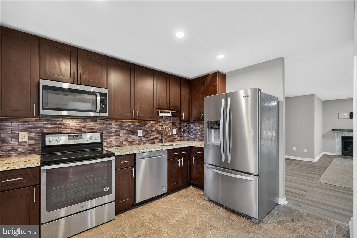 MONTCLAIR MEWS - Residential