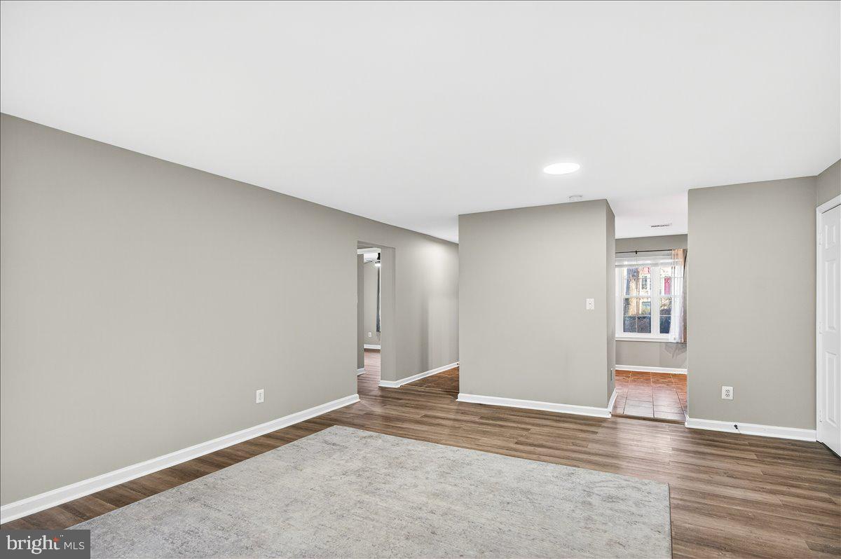 MONTCLAIR MEWS - Residential