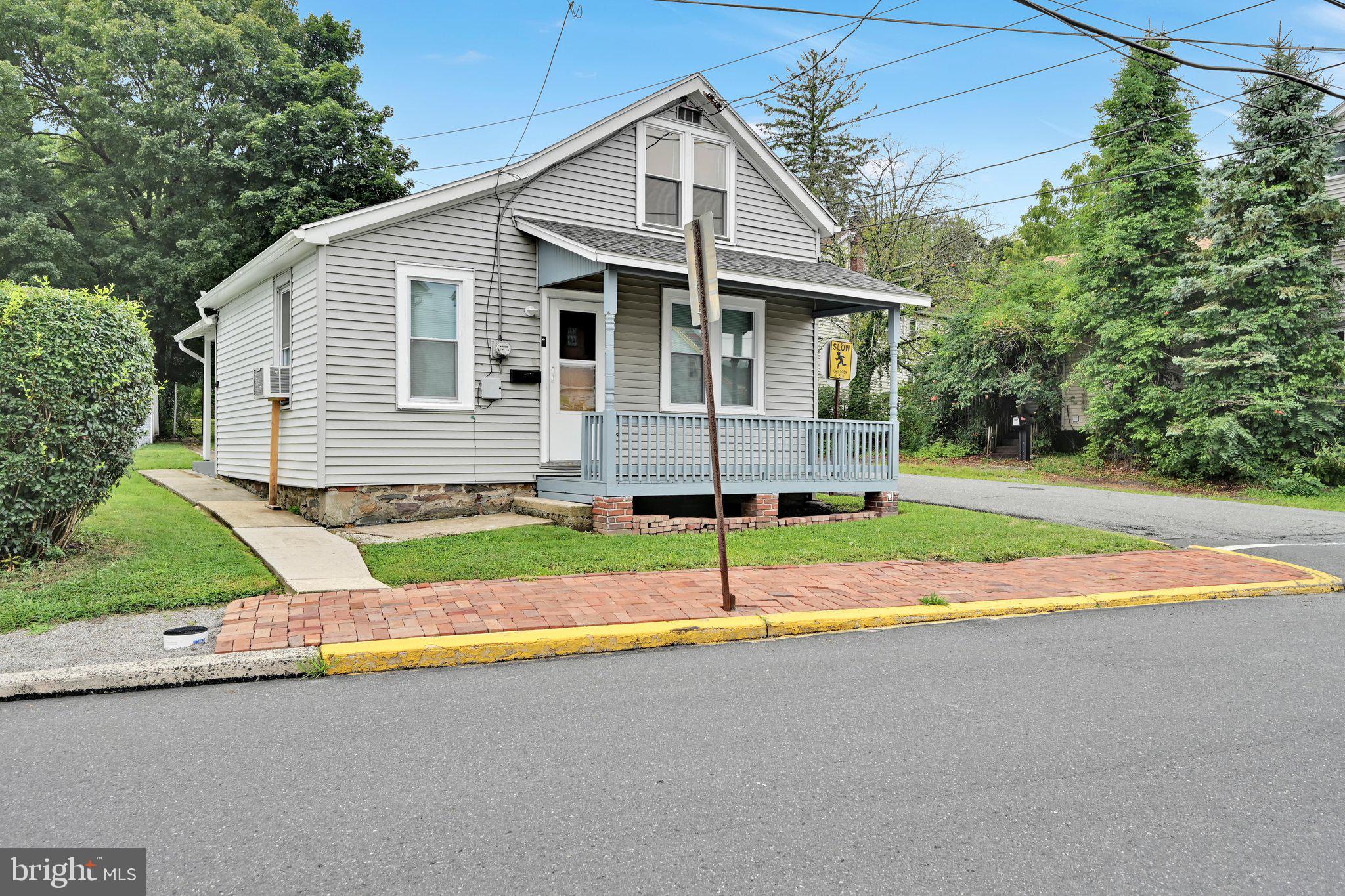 7 GRAEFF STREET