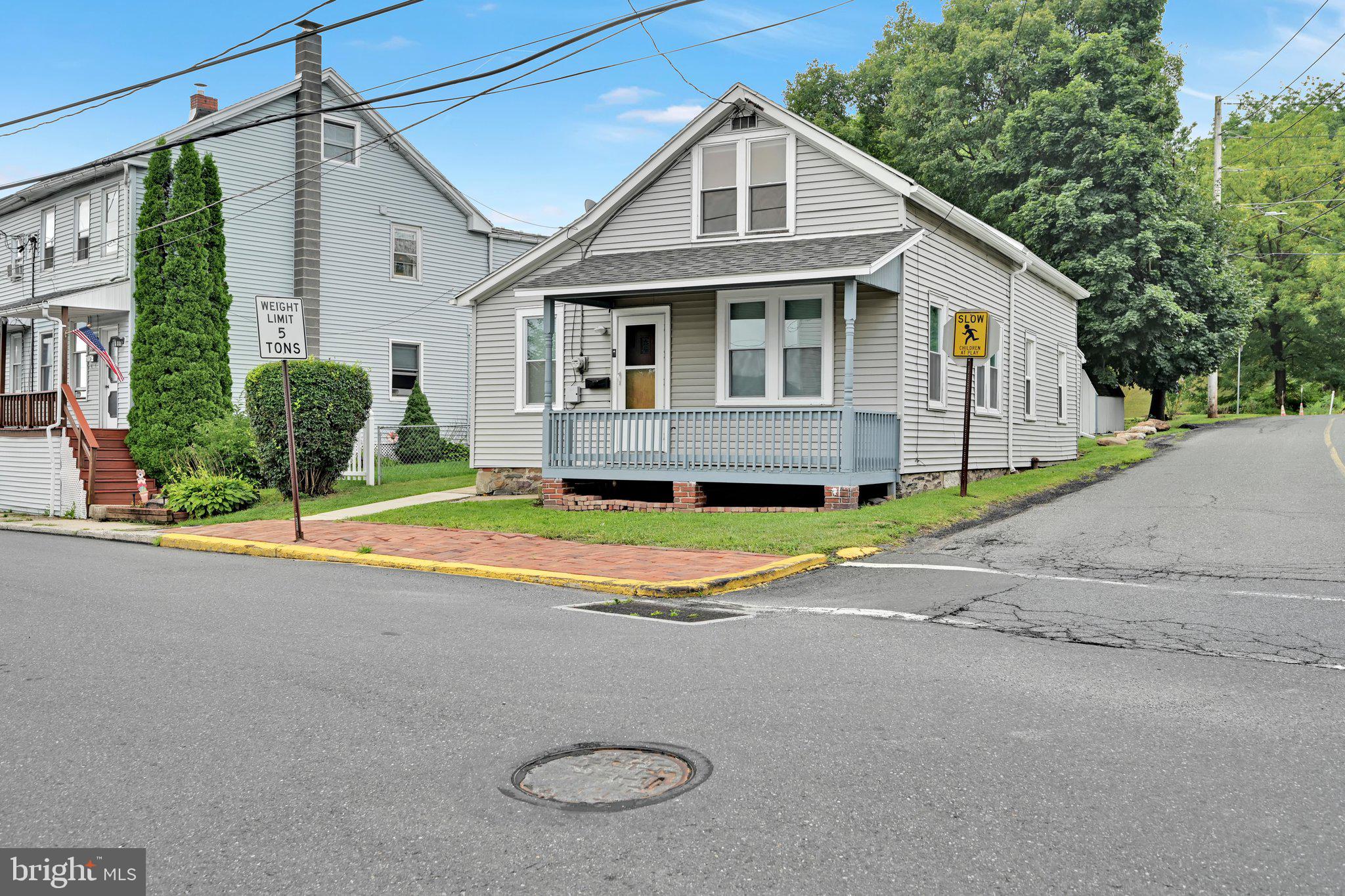 7 GRAEFF STREET