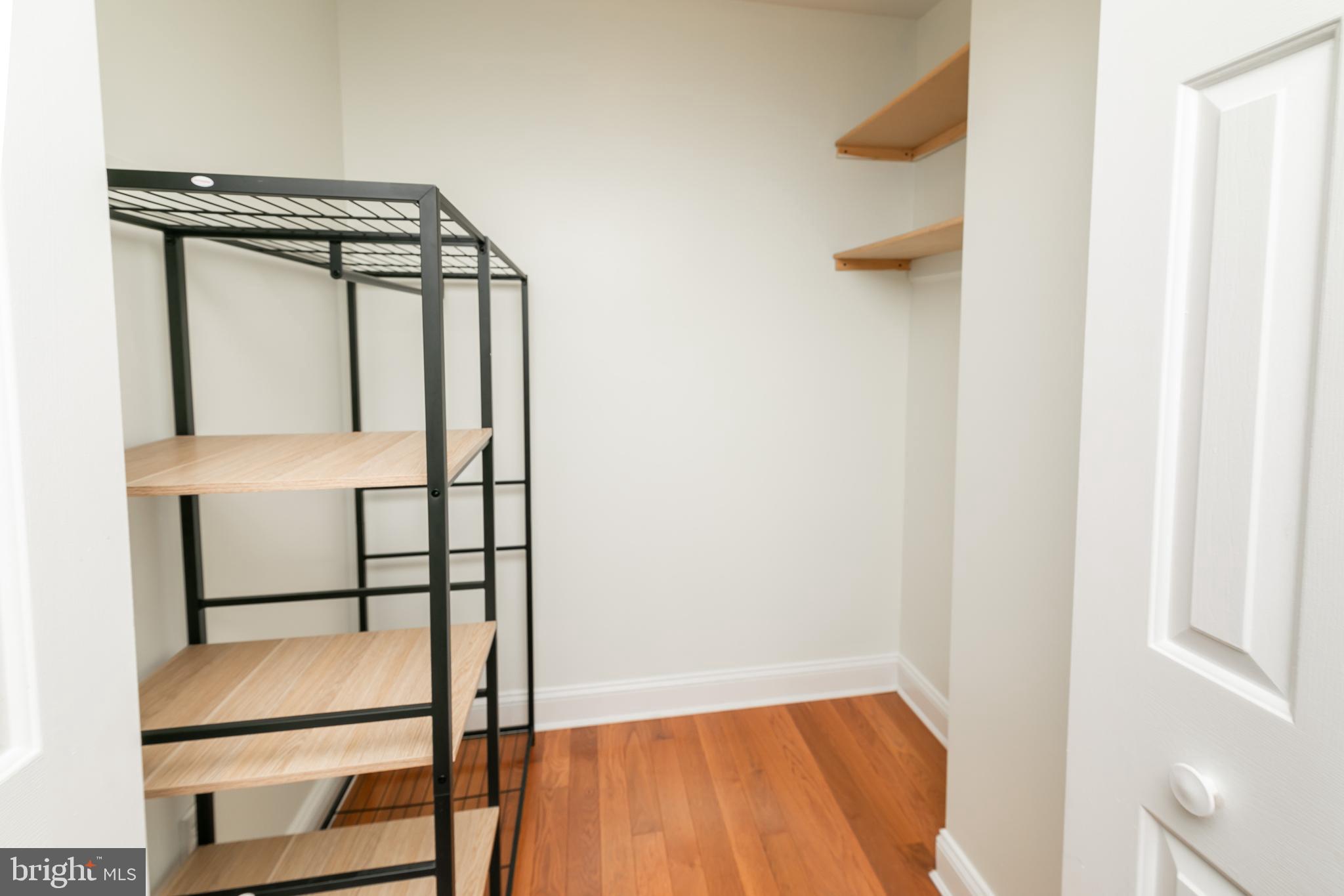 KING WILLIAMS COURT - Residential