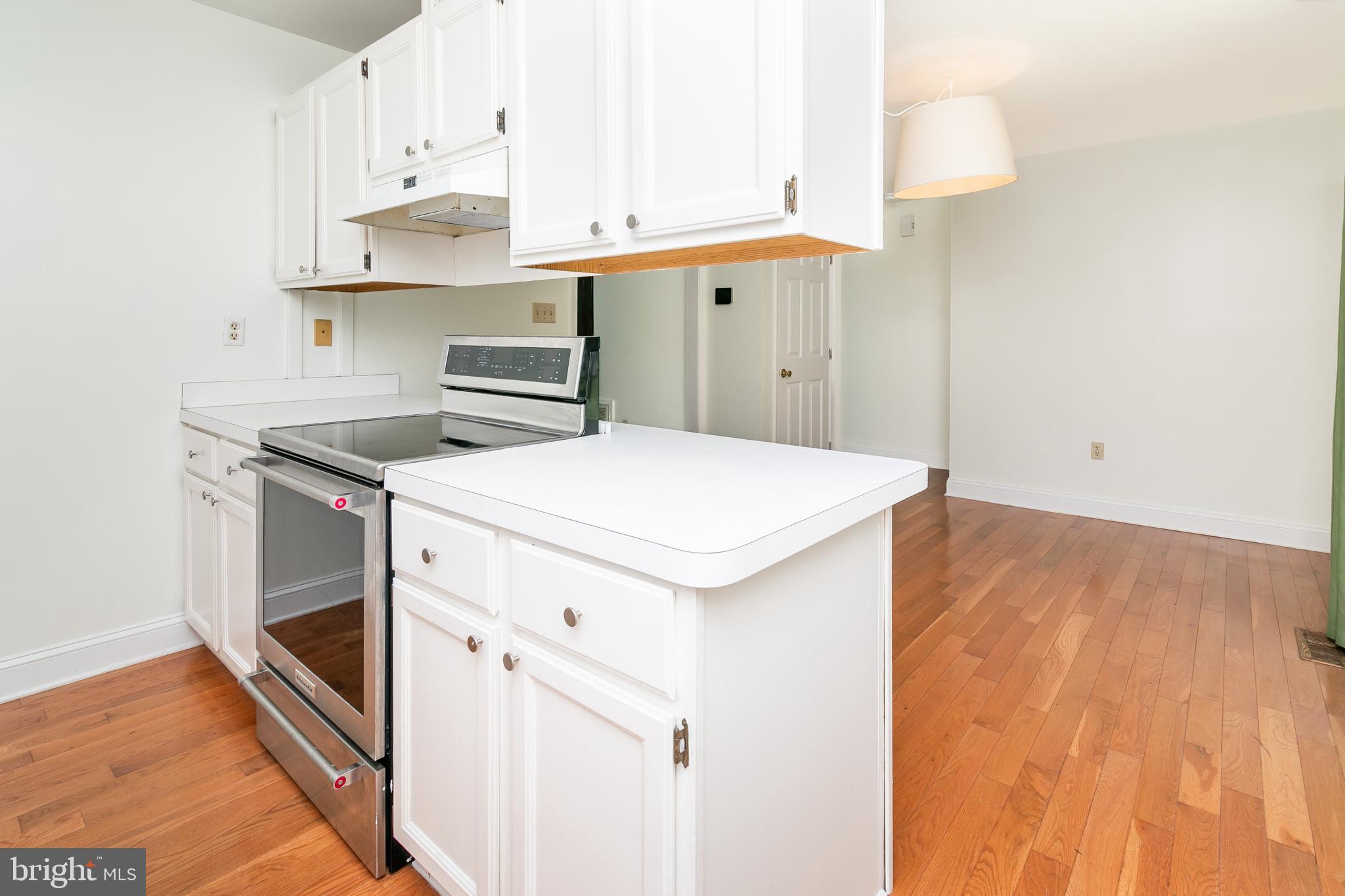 KING WILLIAMS COURT - Residential