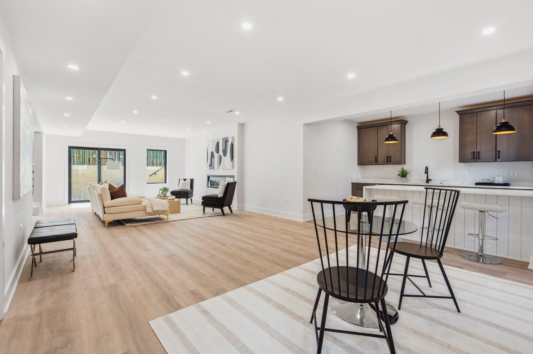 VIENNA WOODS - Residential