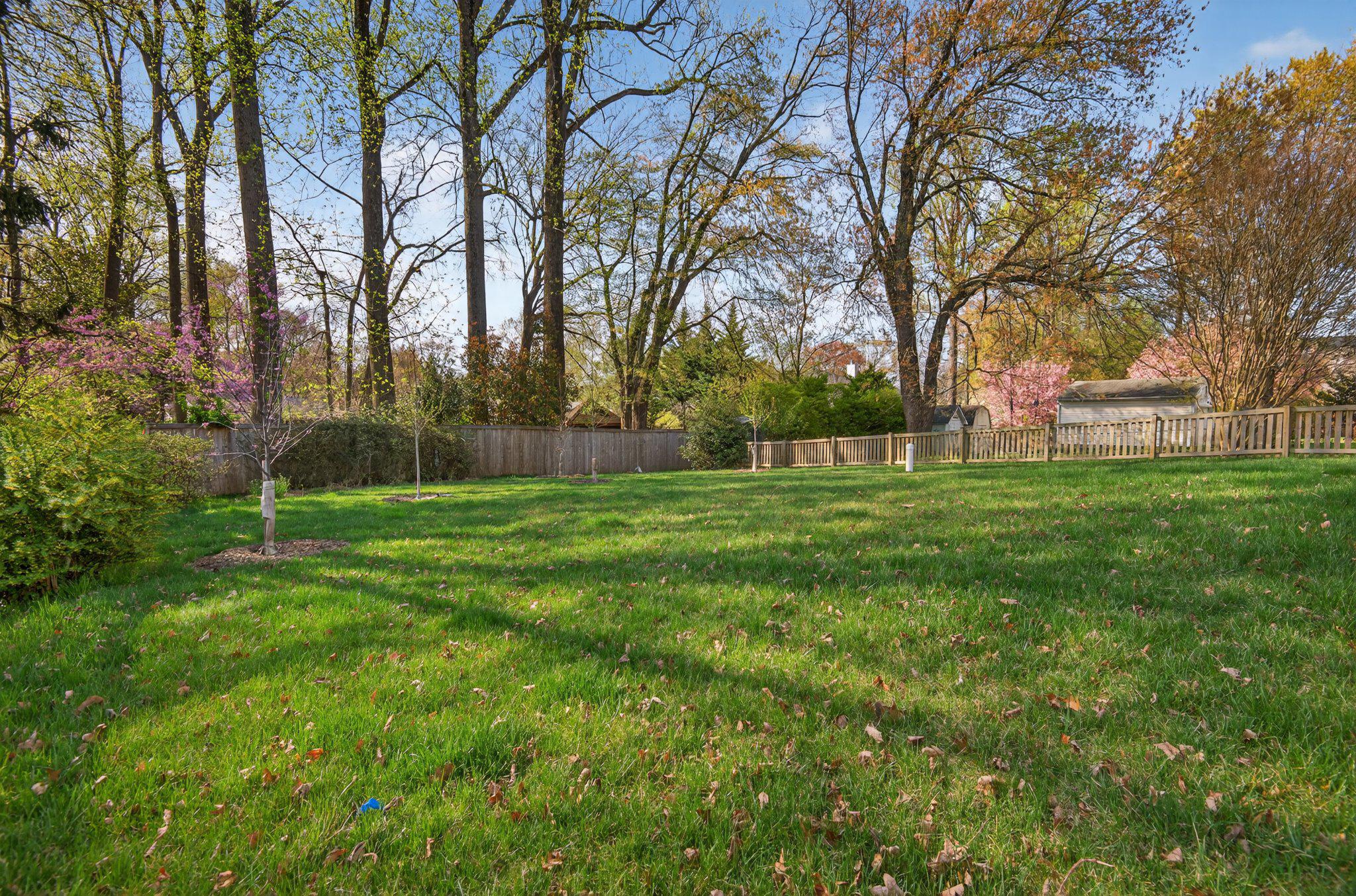 VIENNA WOODS - Residential