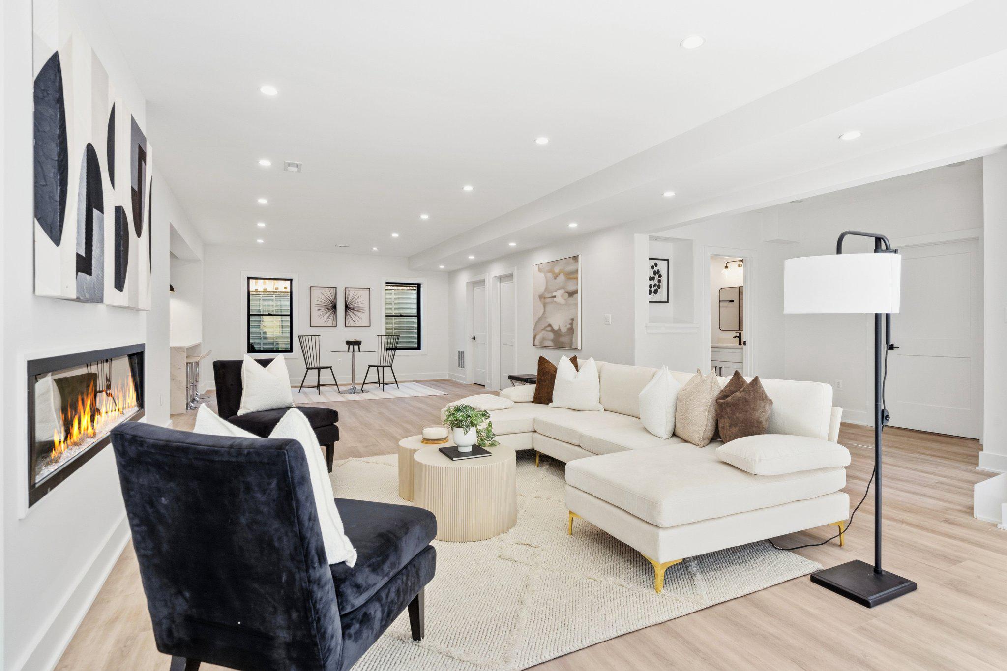 VIENNA WOODS - Residential