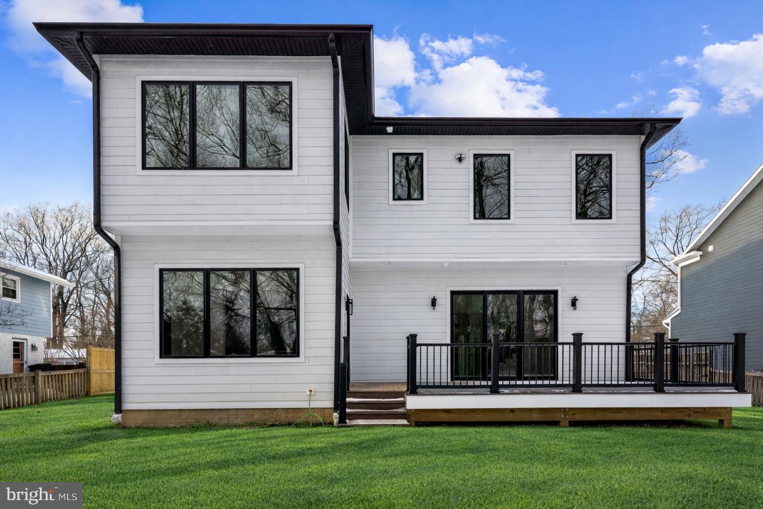 VIENNA WOODS - Residential