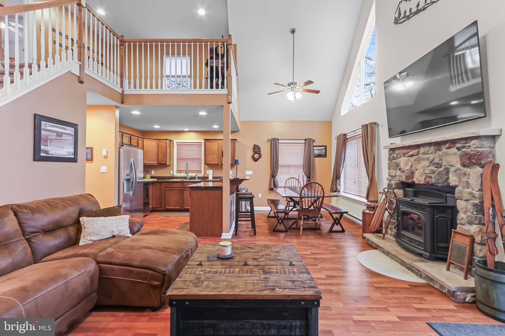 TOWAMENSING TRAILS - Residential