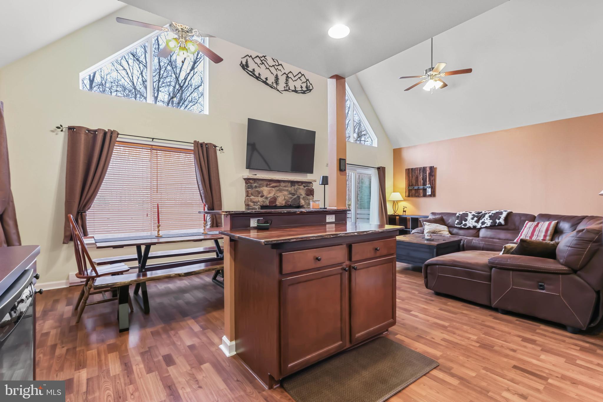 TOWAMENSING TRAILS - Residential