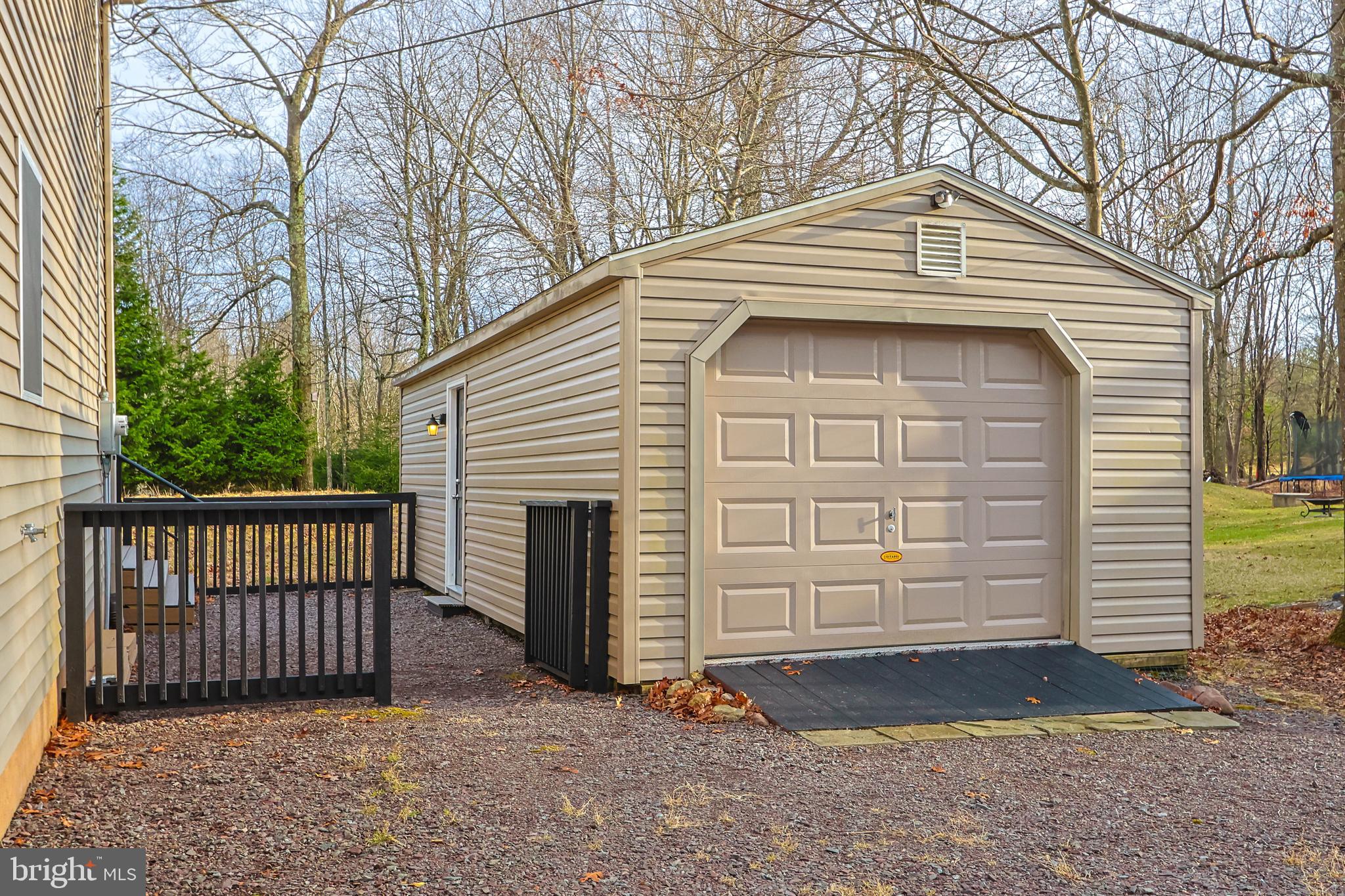 TOWAMENSING TRAILS - Residential