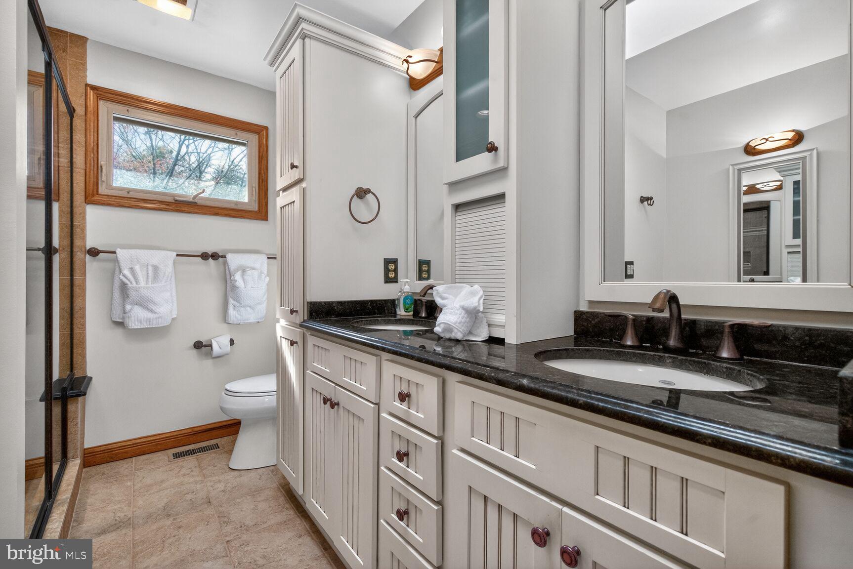 GREENHILL MANOR - Residential