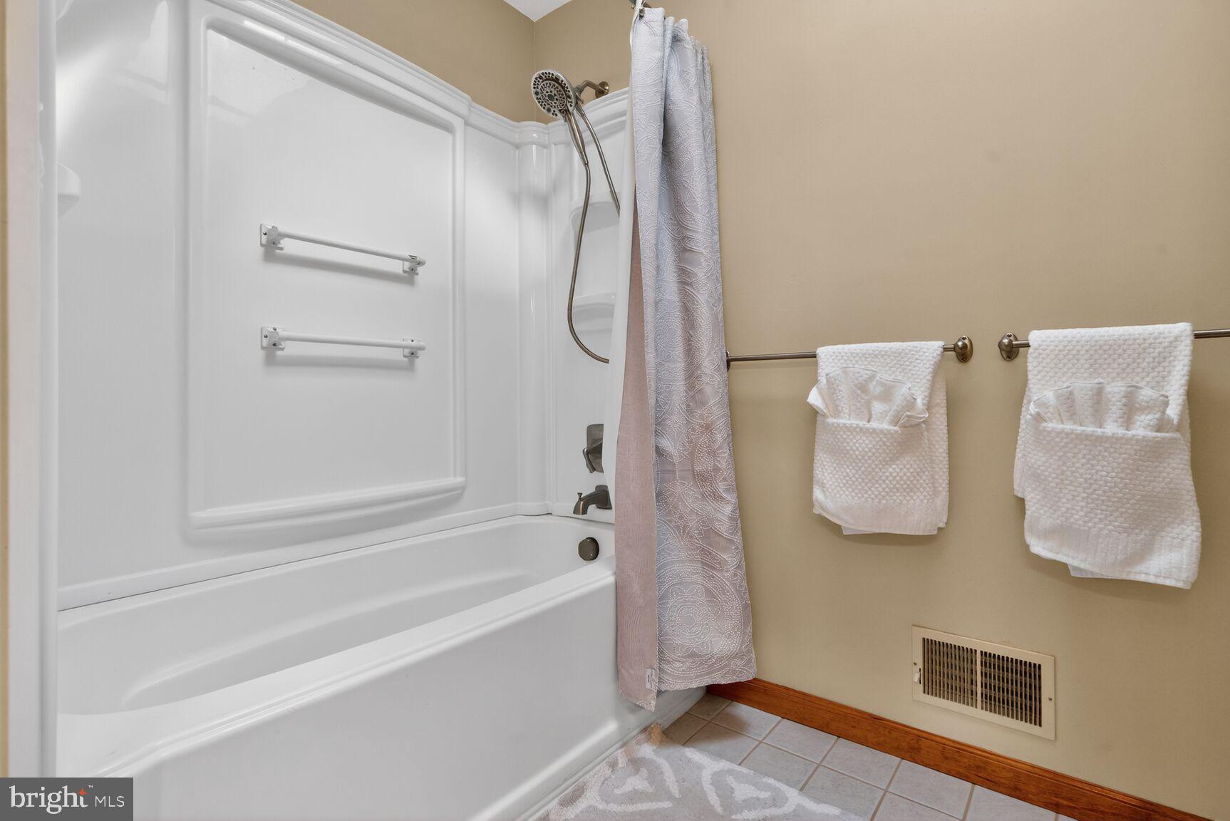 GREENHILL MANOR - Residential