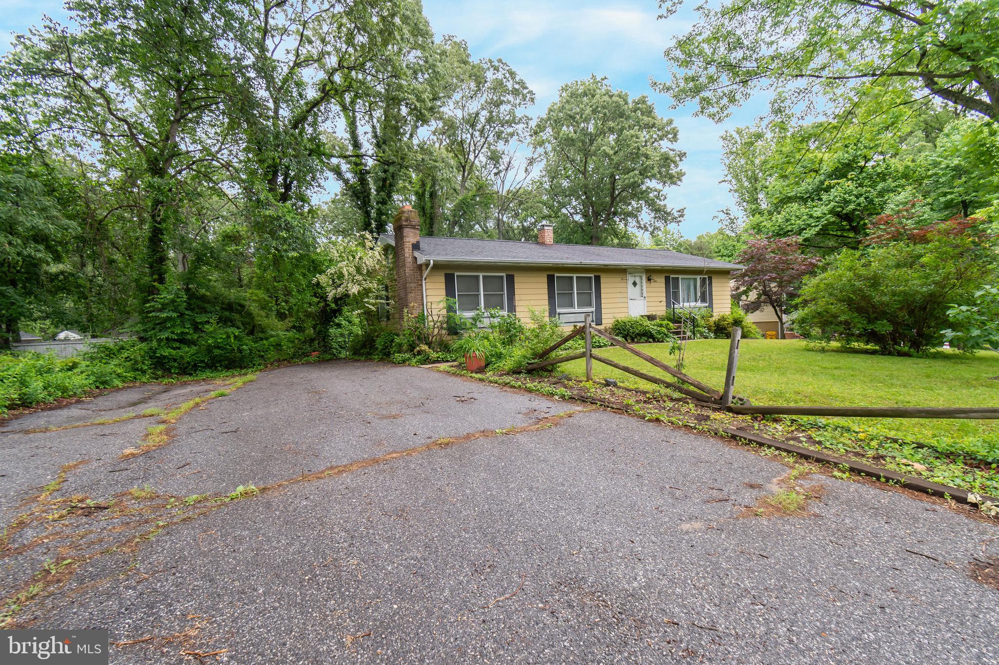 1112 OAK VIEW DRIVE