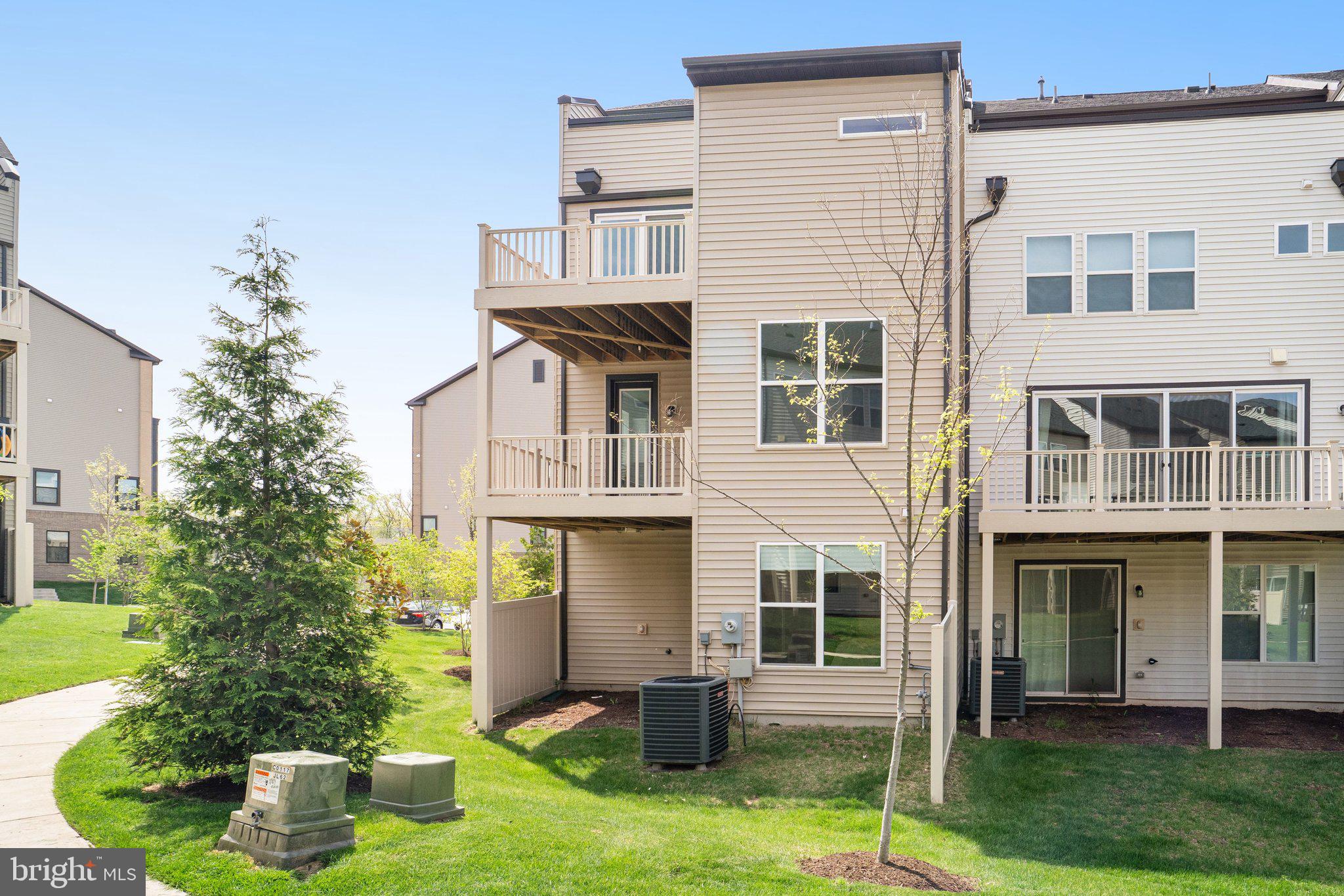 THE BOULEVARDS AT WESTFIELDS - Residential