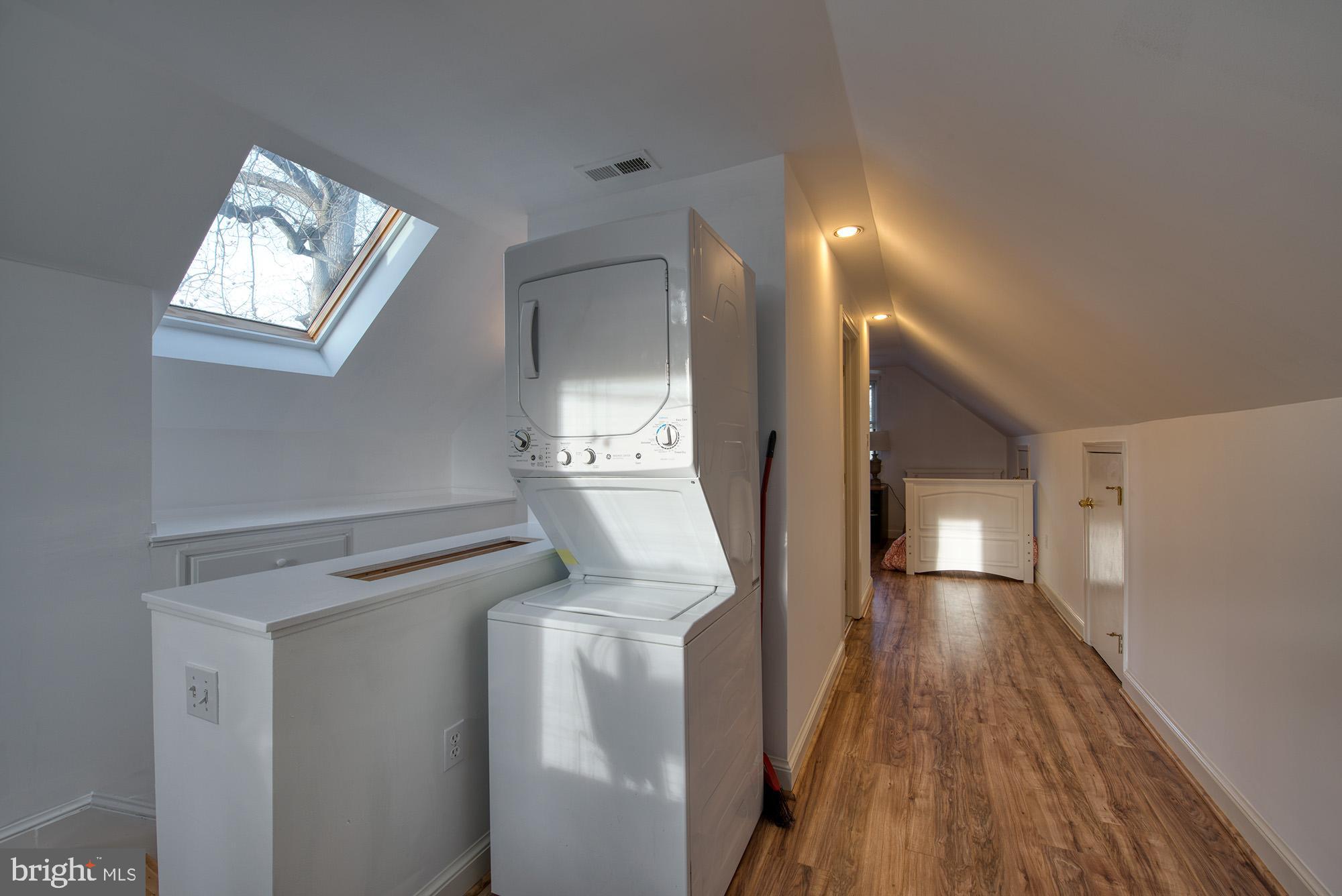 AYRLAWN - Residential