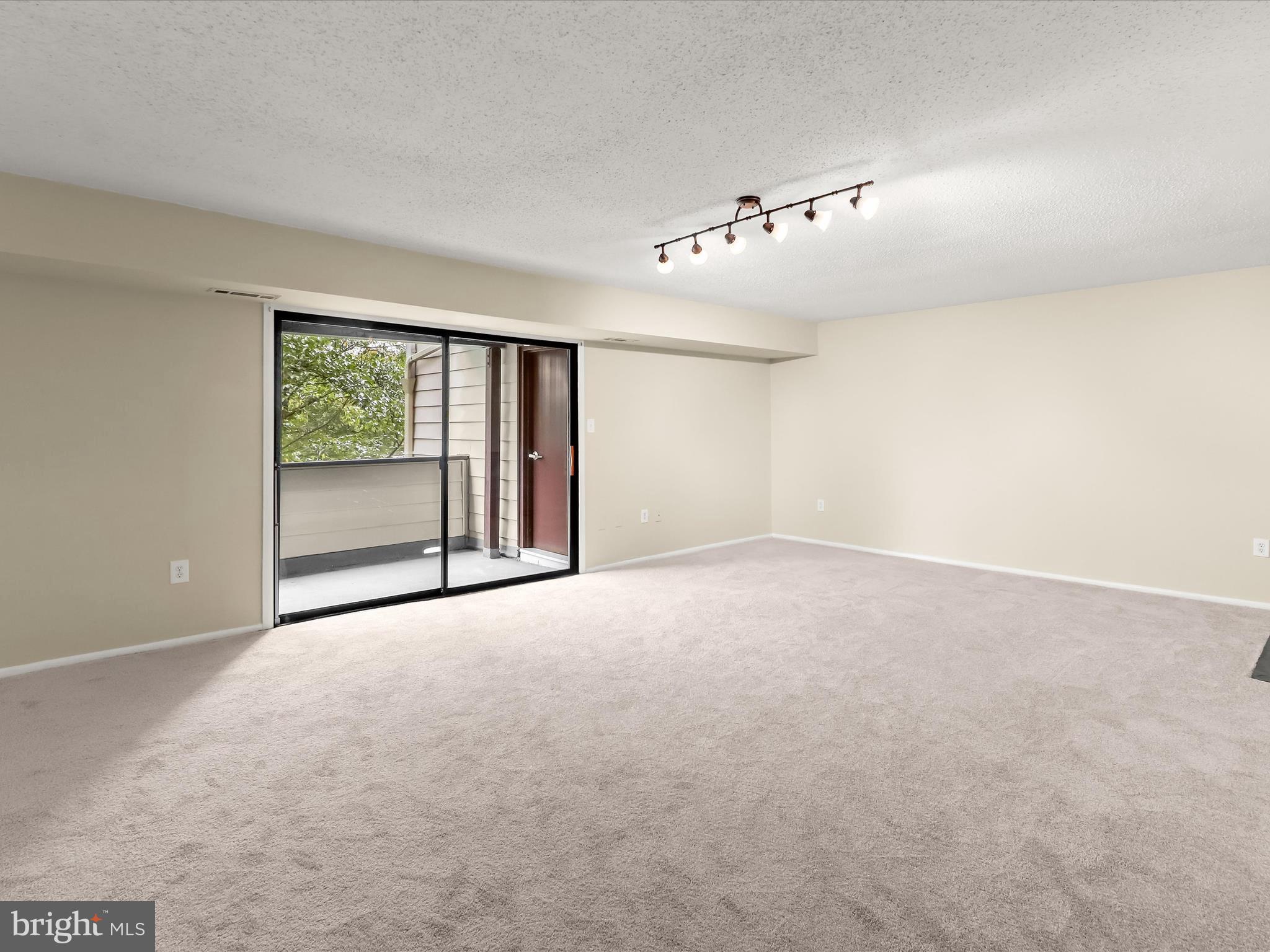 ROCKLAND RUN - Residential