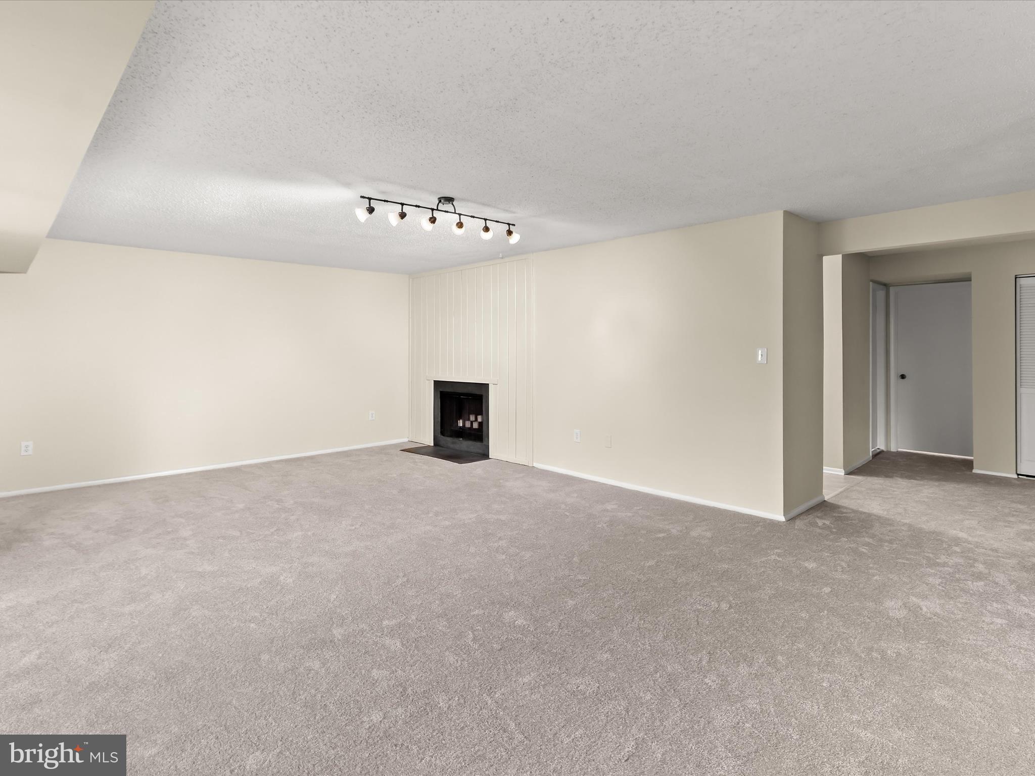 ROCKLAND RUN - Residential